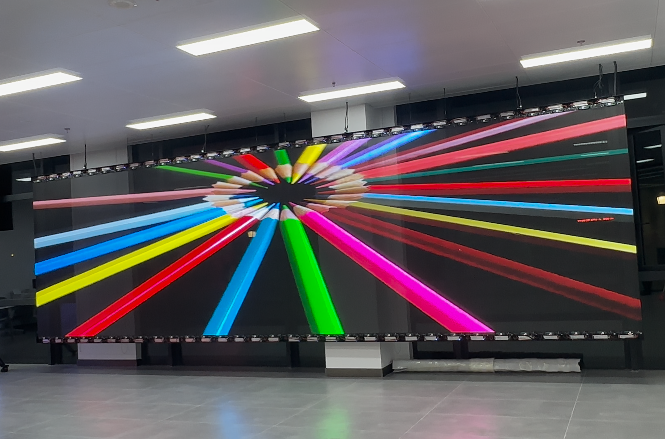 臻美智慧LED透明全息屏P系列 (吊装)：悬浮的艺术